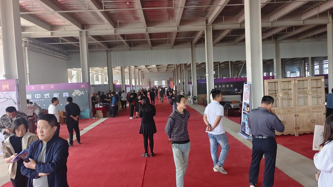 中国(武邑)明清家具大世界十周年庆典暨北方老榆木家具博览会在武邑硬木雕刻家具产业园盛大开幕!