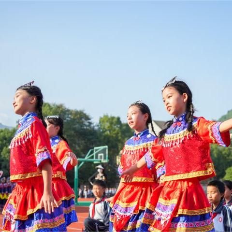 体艺搭台 教育唱戏 玲珑小学加速推进铸牢中华民族共同体意识建设