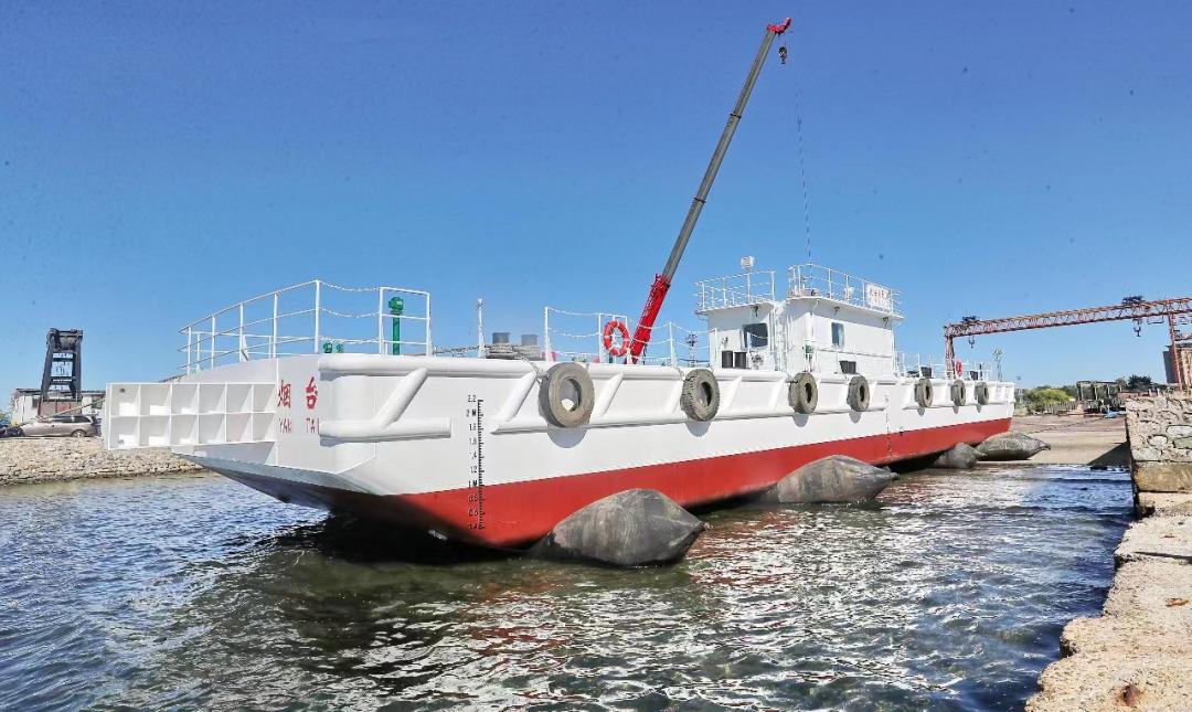 3艘趸船顺利下水