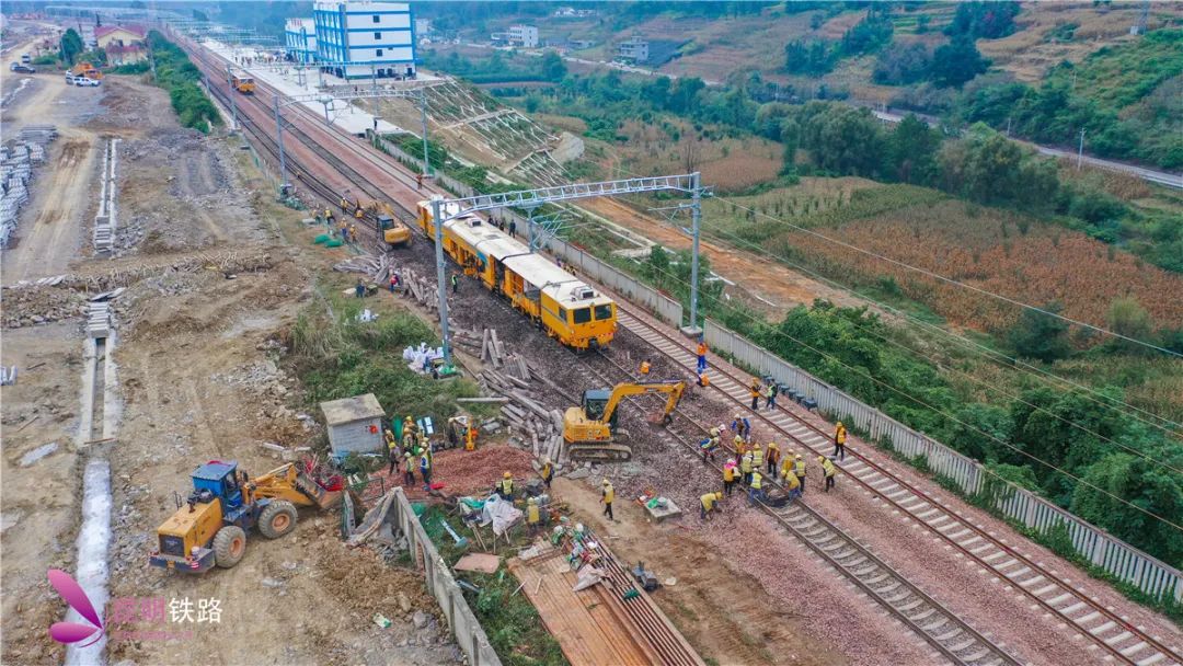 威红铁路瓦窑田站新线新站房投入使用