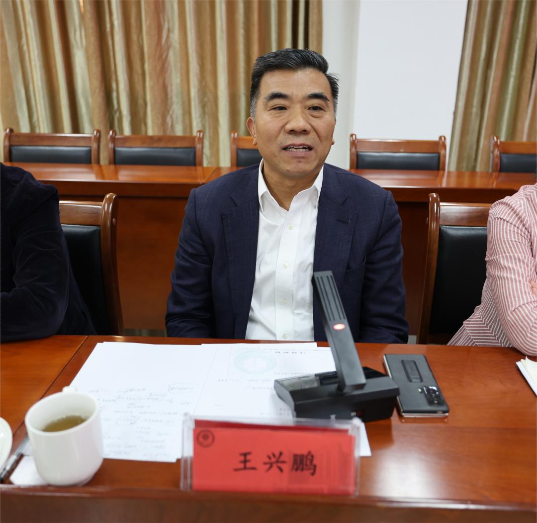 要闻| 申康中心带队赴喀什调研上海市级医院"组团式"医疗援疆工作并