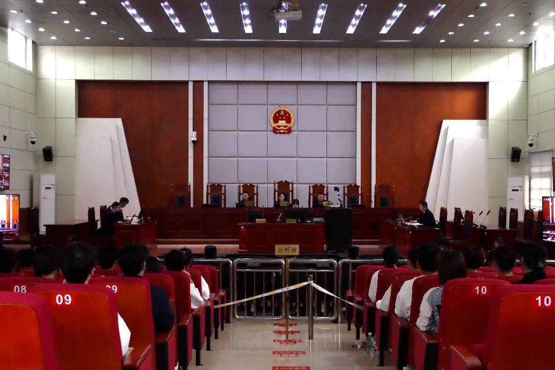 法庭变"课堂" 学法零距离——石峰区法院邀请大学生旁听庭审