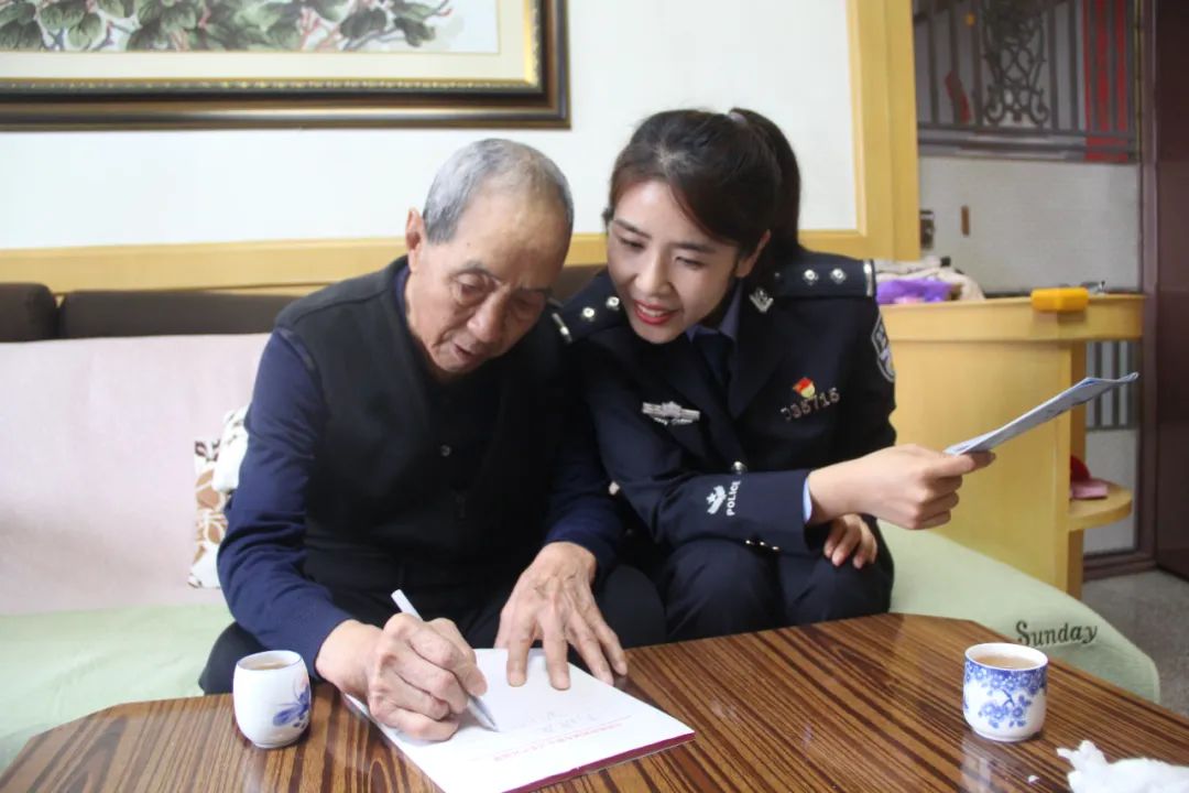 (赵永红/摄)金秋时节,临汾隰州大地处处洋溢着丰收的喜悦.