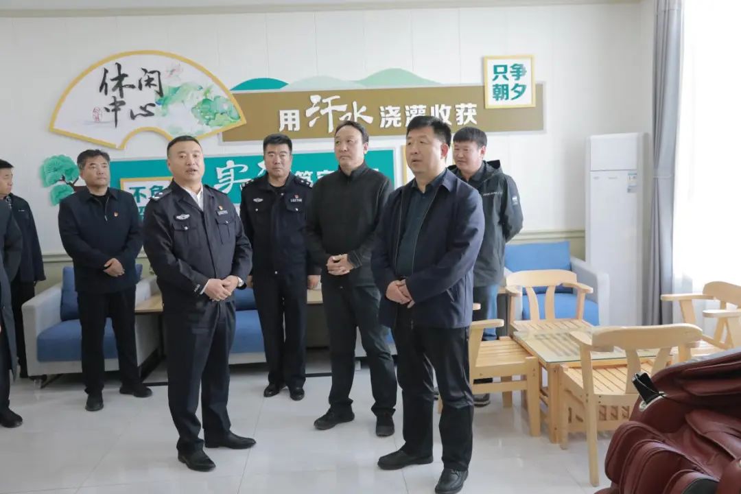 家,司机之家,职工书屋等工会服务阵地建设情况时,张慧宇对阵地使用率