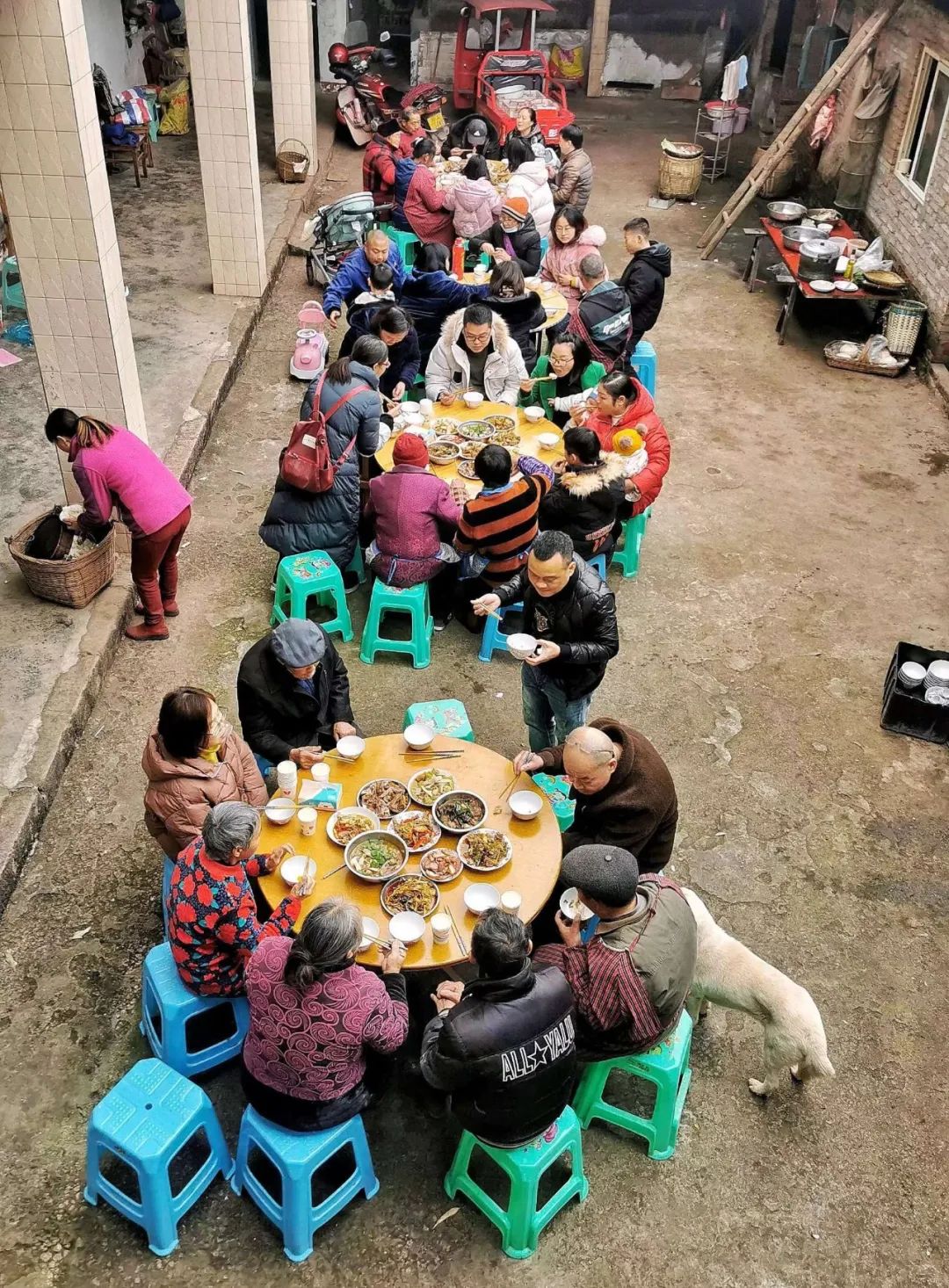 凡是摄影微影赛(238)-《吃席》首周投稿欣赏_澎湃号·湃客_澎湃新闻-The Paper