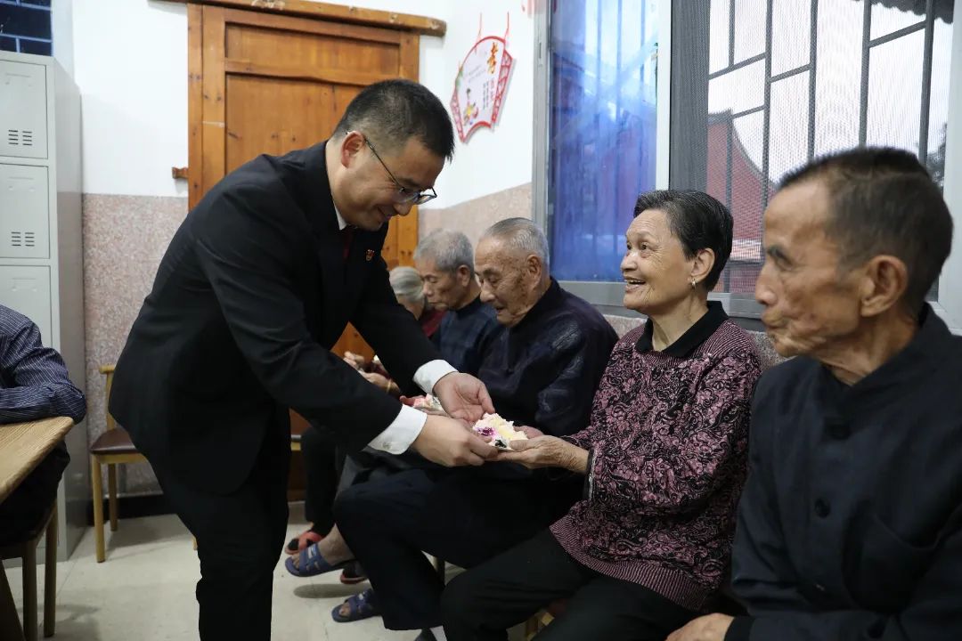 百善孝为先,重阳享健康 | 蕉城法院联合霍童镇兴贤村开展"关爱银龄