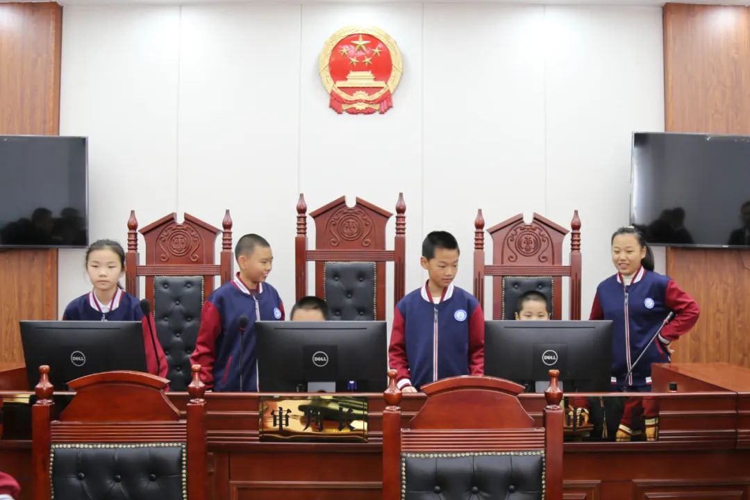 公众开放日兰西法院邀请崇文实验学校师生参加公众开放日活动
