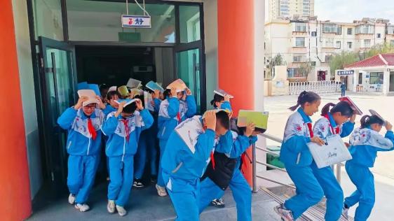 安全无小事 警钟需长鸣!金川区各学校开展防震减灾演练活动