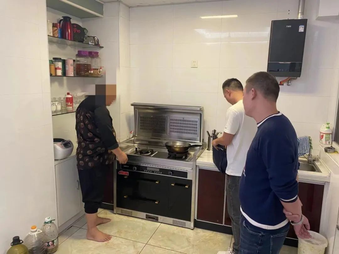 现场直击南县人民法院执行干警抓老赖