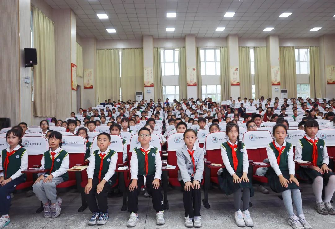 课前,我院与永川区实验小学,神女湖小学开展了交流座谈,就创新未成年