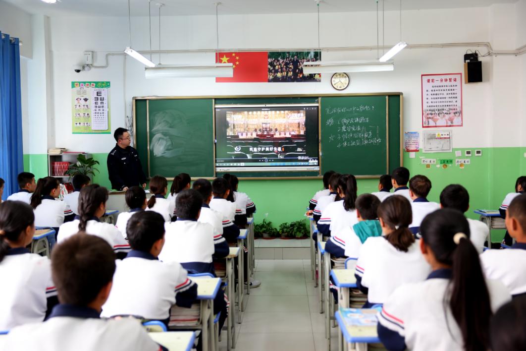 和田市第三小学图片图片