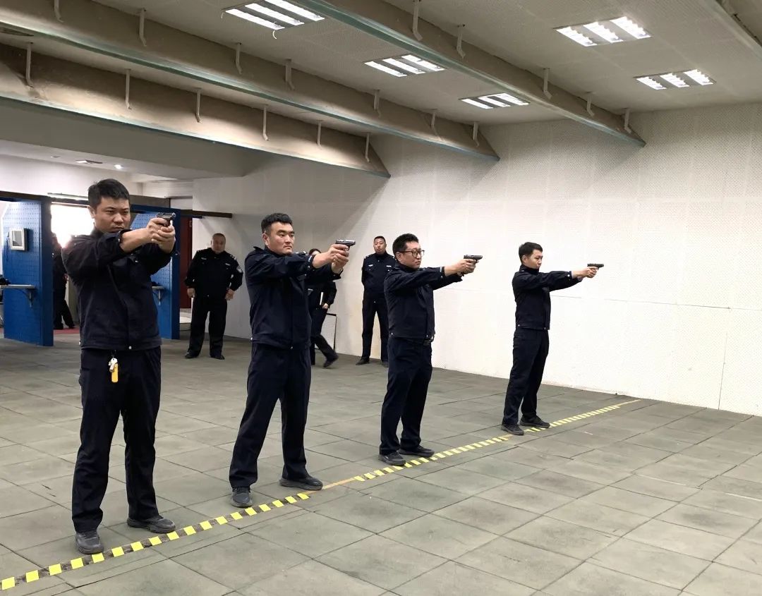 装弹 上膛 射击 | 科左中旗人民法院司法警察大队开展实弹射击训练