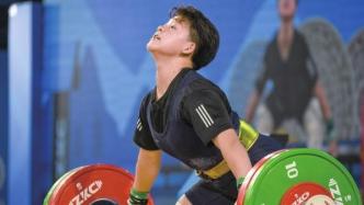 湖南岳阳举重选手超两项世界青年纪录