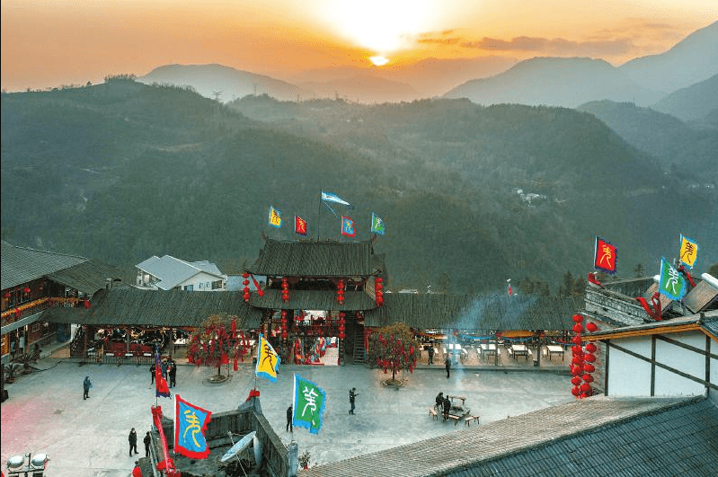 【美丽四川】云朵上的石椅羌寨‖杨献平_澎湃号·政务_澎湃新闻-the