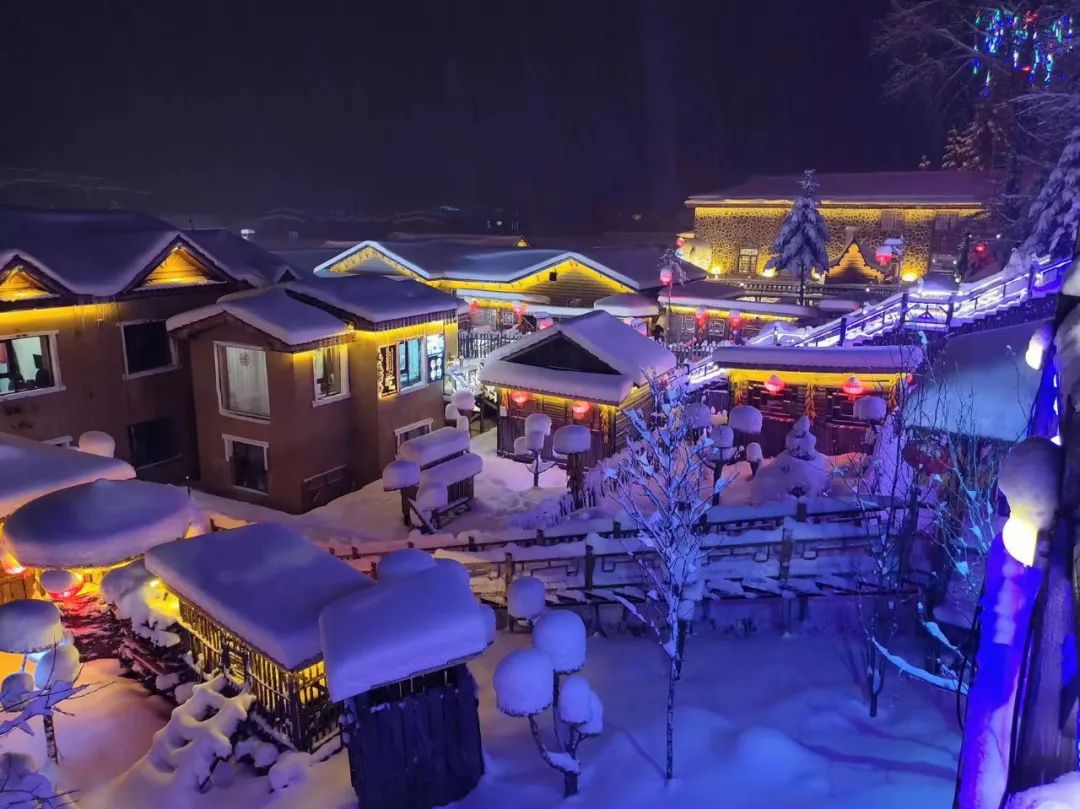 刚立冬积雪已达40厘米中国雪乡景区10日正式开园