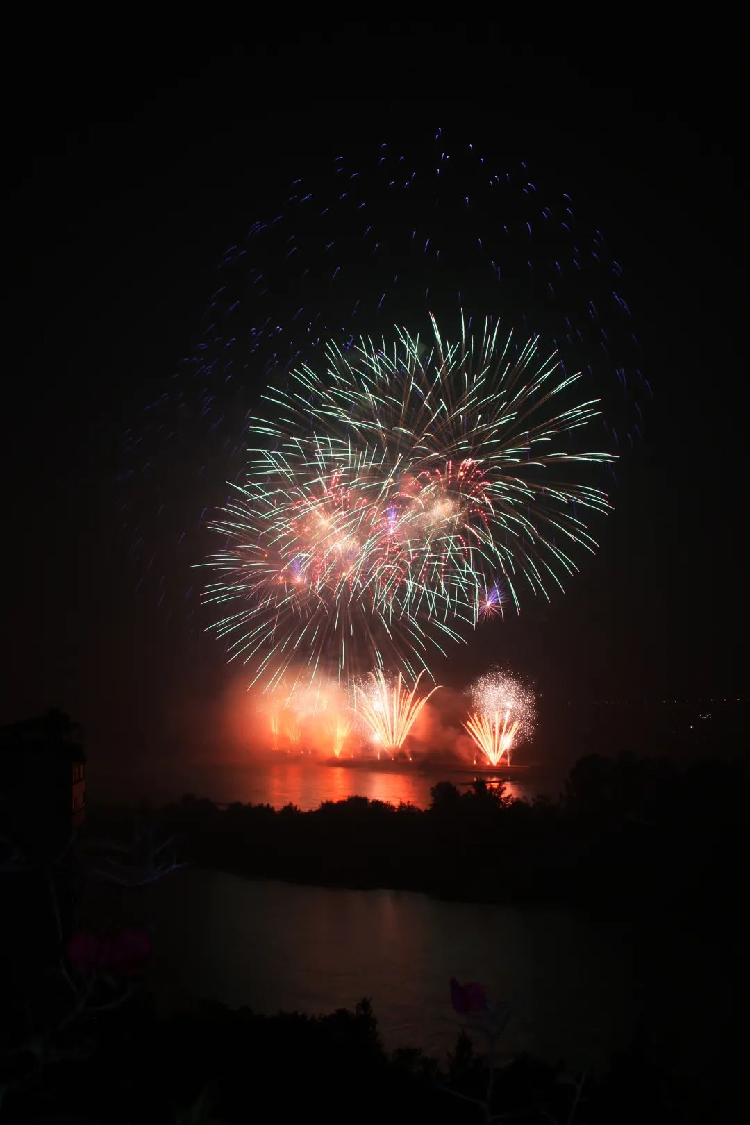 五一大丰梅花湾烟花图片