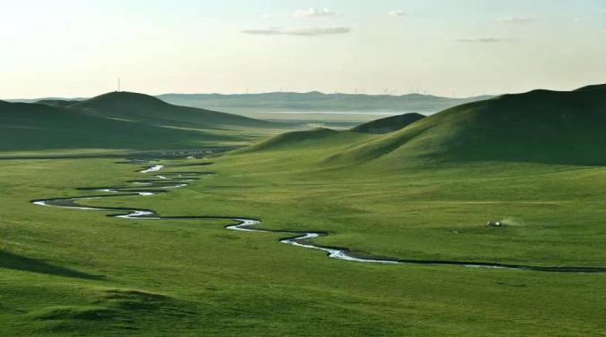 地处科尔沁草原腹地的通辽正努力守护着科尔沁清新的绿,蓬勃的绿.