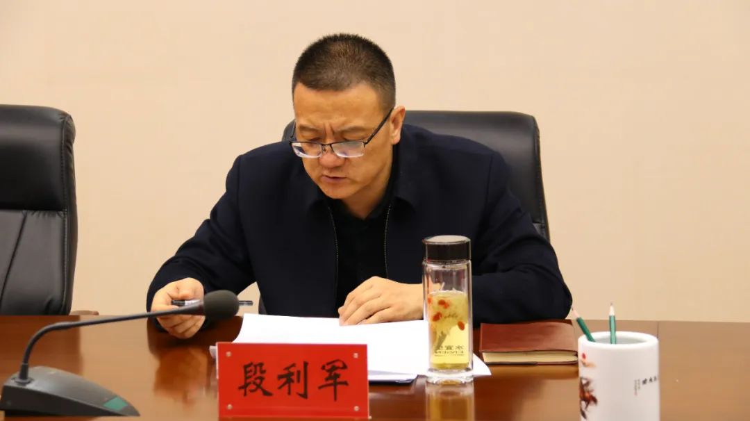 座谈会上,段利军对高台法院考察组一行的到来表示热烈欢迎,并对敦煌