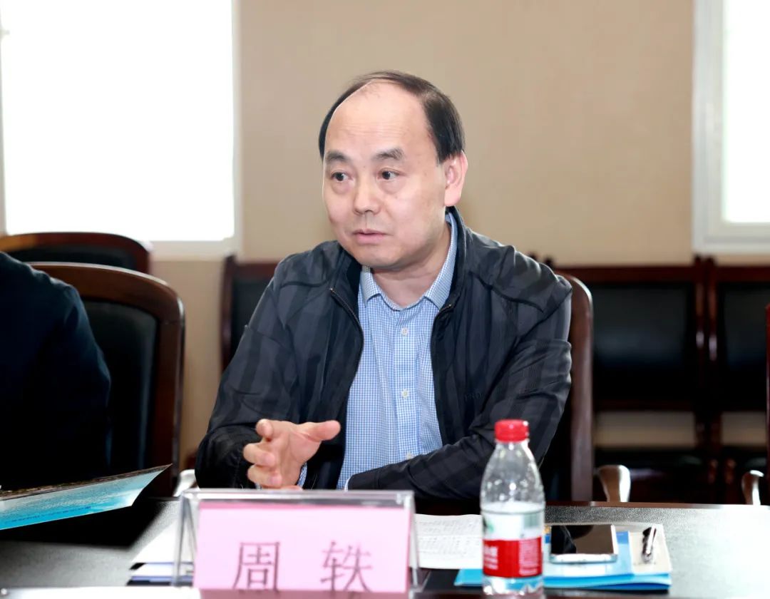 走访调研周轶院长邀请市人大代表共同走访调研民营企业