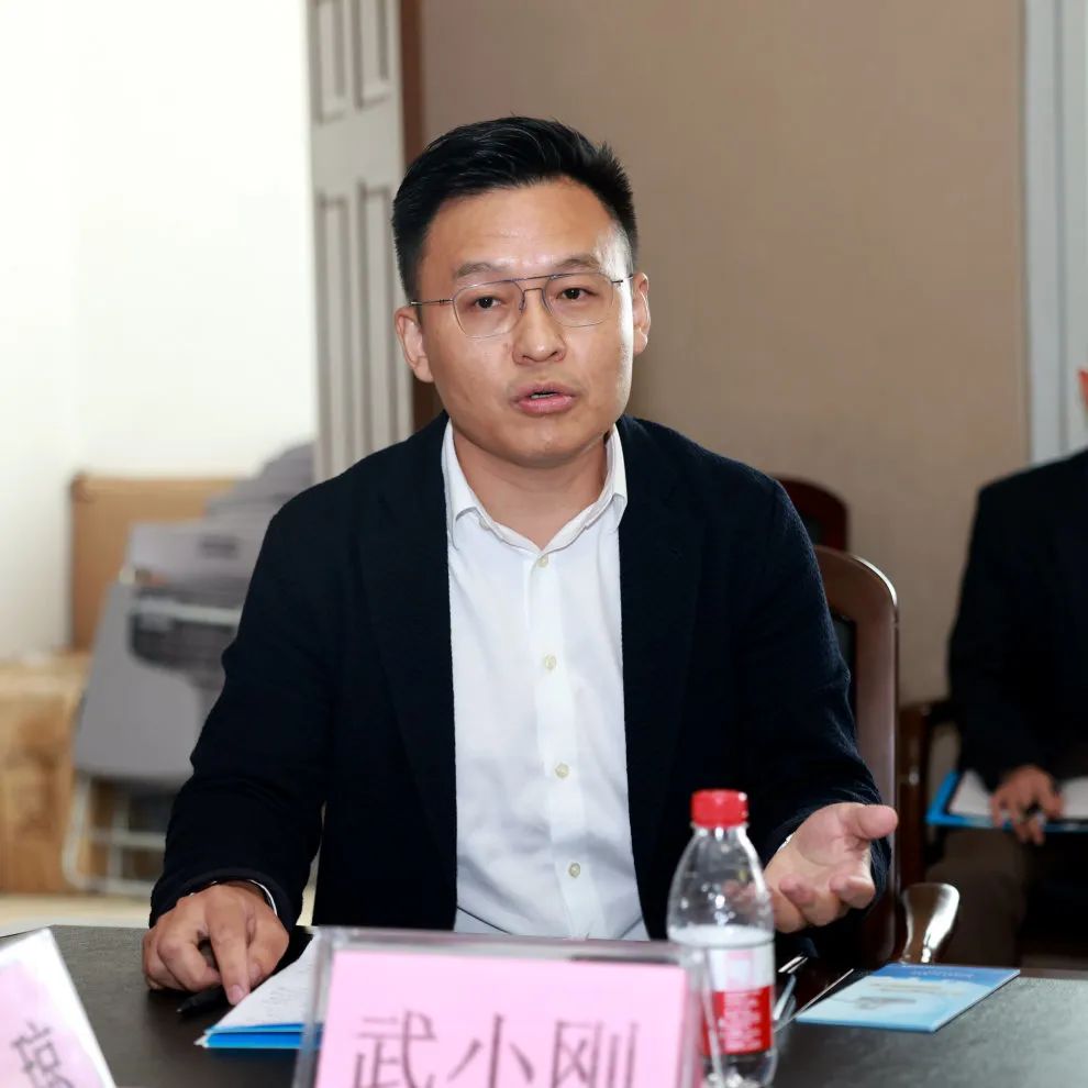 走访调研周轶院长邀请市人大代表共同走访调研民营企业