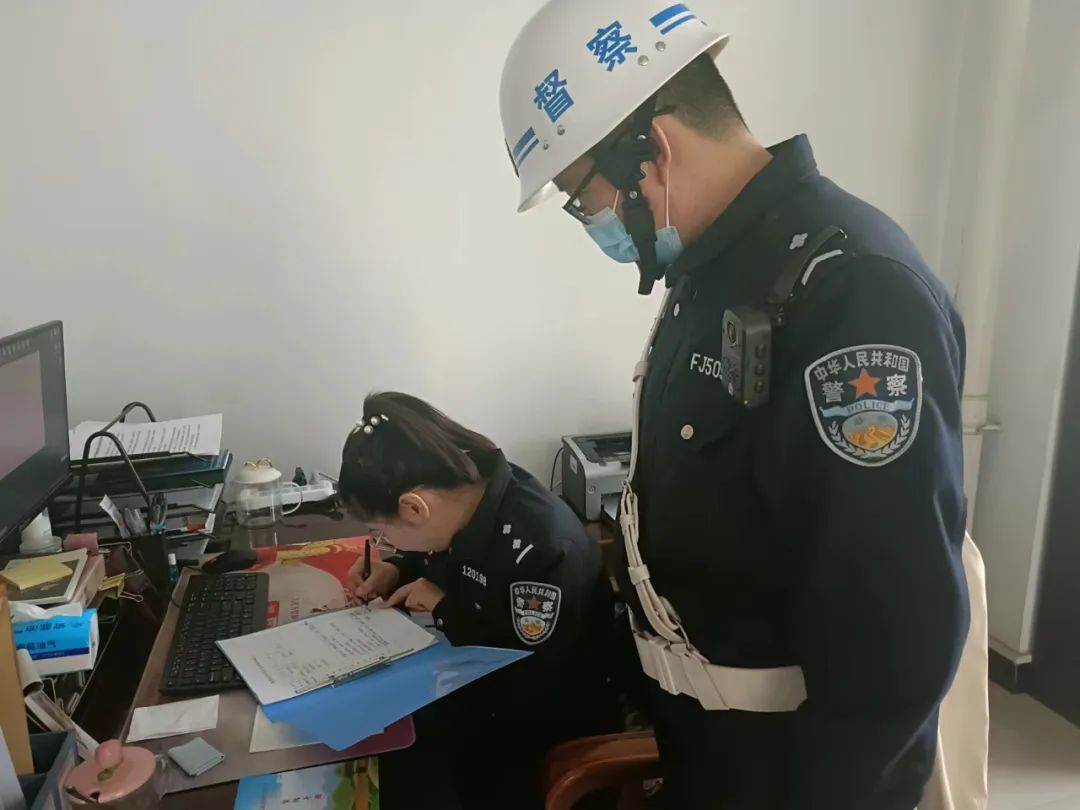 女警务督察图片