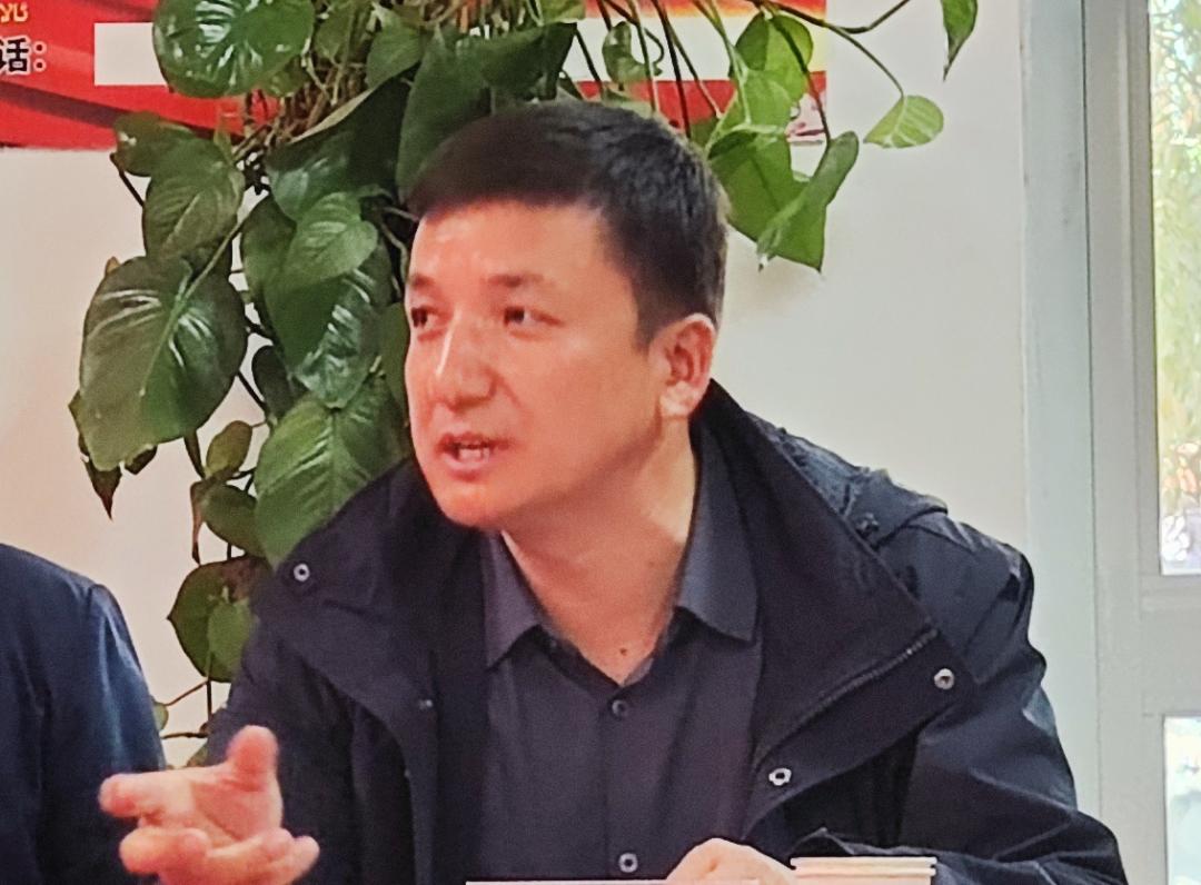 伊西哈拉镇镇长艾力·库尔班伊西哈拉镇镇长艾力·库尔班表示,目前