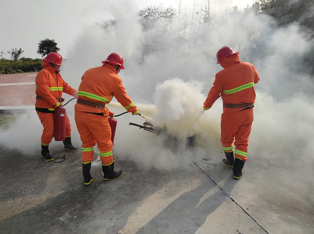 新沂市交通运输综合行政执法大队开展水上突发事件应急演练