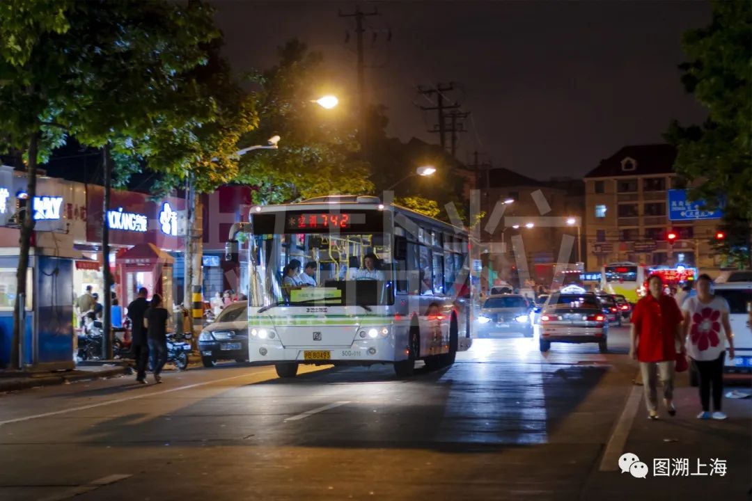 上海LED广告车品牌营销成功案例:电影首映礼移动宣传
