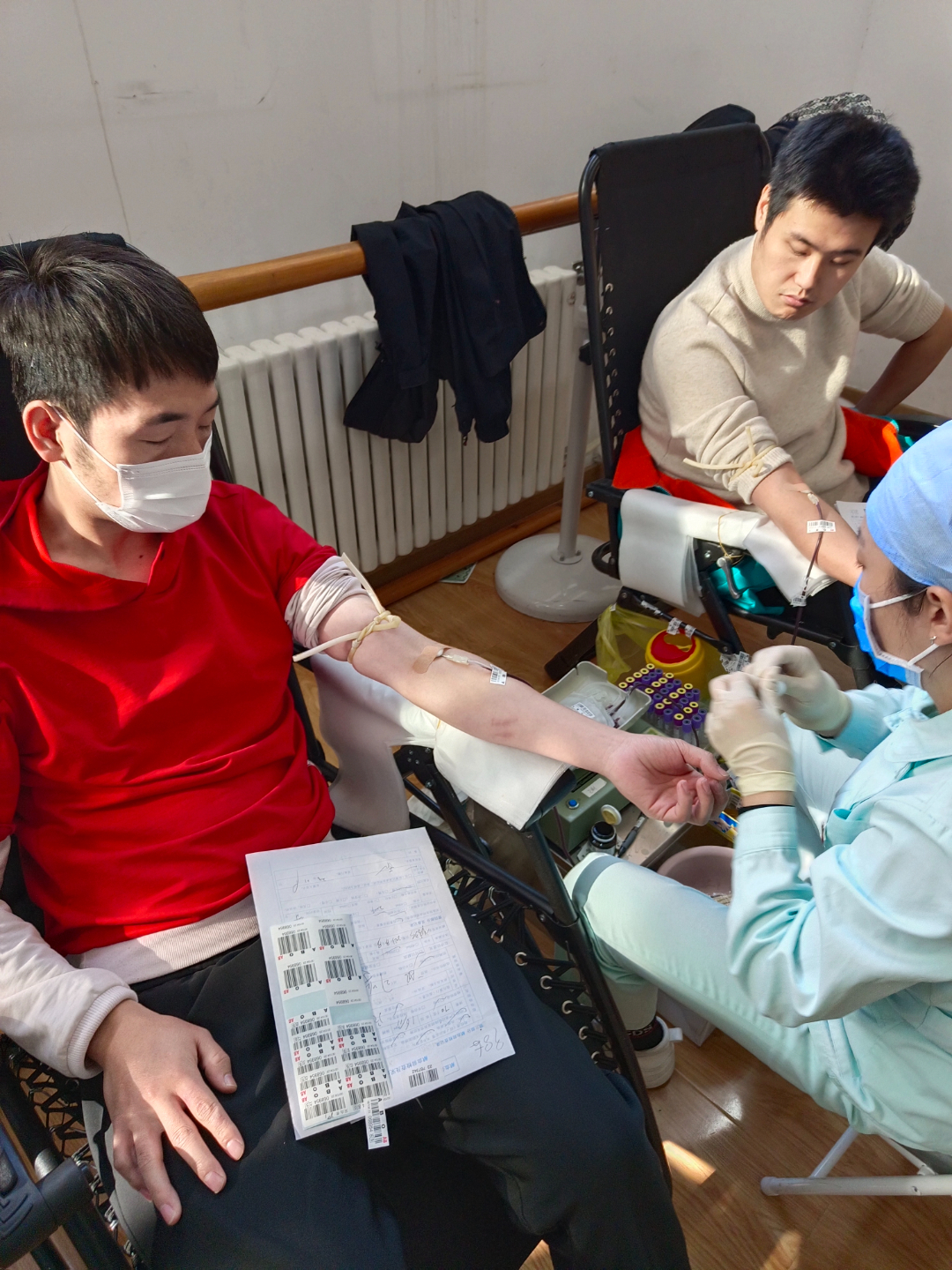 涓涓热血,情暖初冬 | 北京地铁22号线04标项目部组织员工参与无偿献血