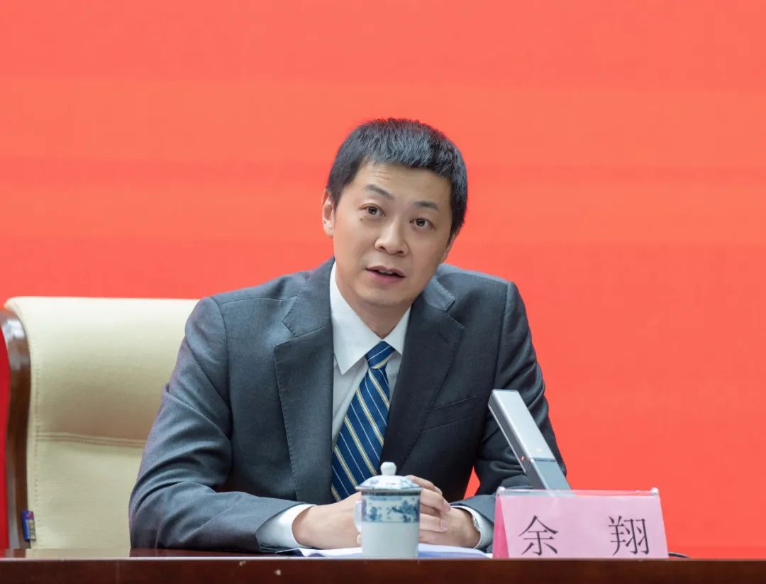 海南省商务厅党组成员,副厅长余翔:非常感谢这位记者朋友的提问.