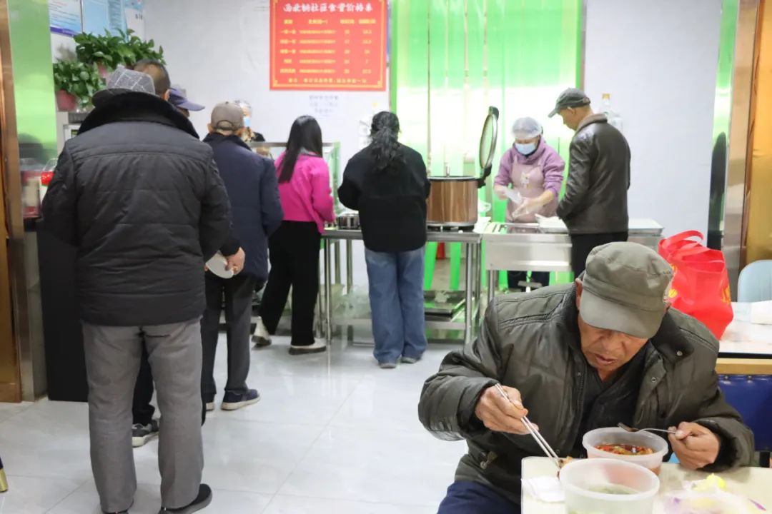 西铜社区食堂飘出阵阵"惠民香"_澎湃号·政务_澎湃新闻-the paper