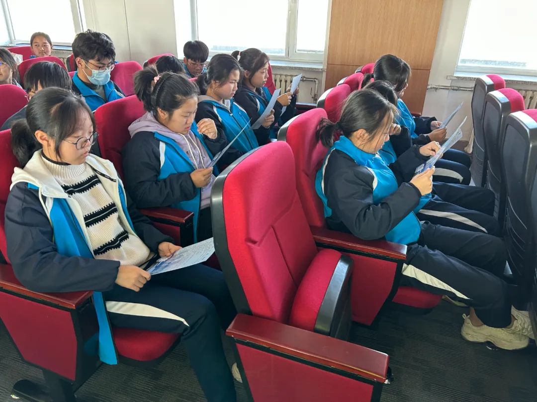 进学校 | 交通知识伴成长,安全教育记心上_澎湃号