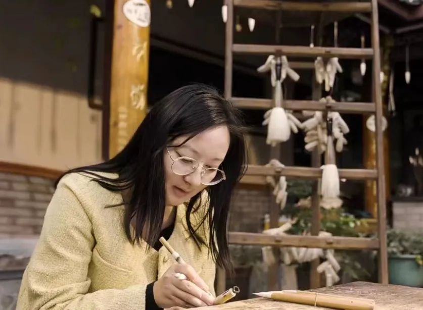 亮相进博会!这位95后南浔姑娘只为一支湖笔_澎湃号·政务_澎湃新闻-The Paper