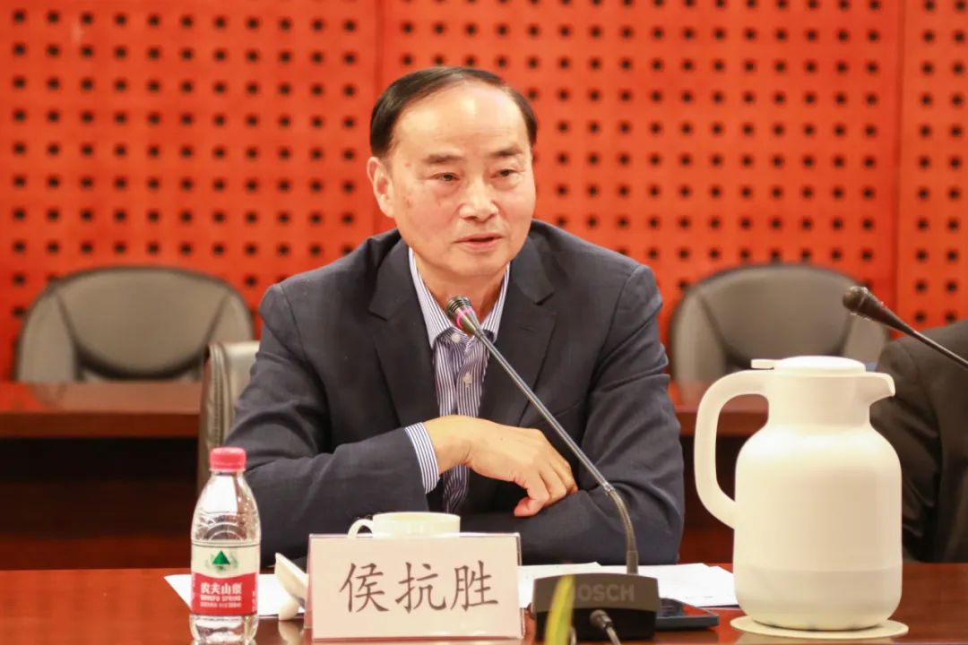 会上,华东政法大学季奎明教授,刘岳川副教授,唐晨博士,上海社会科学院