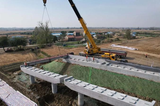 据了解,s16合周高速寿县刘岗至保义段是合肥至周口高速公路的重要组成