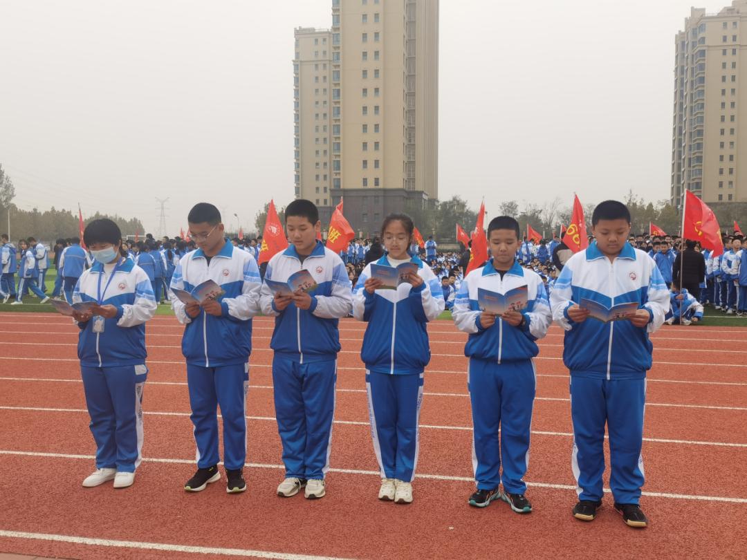 泊头法院走进市第四中学举行普法进校园主题法治宣讲活动