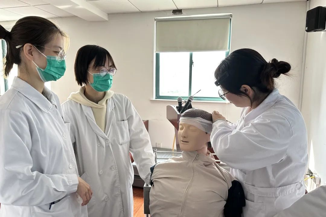 普陀区中医院(普陀区中医院万里门诊部电话)