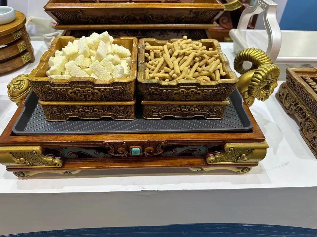 阿克塞哈萨克族民族美食亮相第十五届中国绿色食品博览会