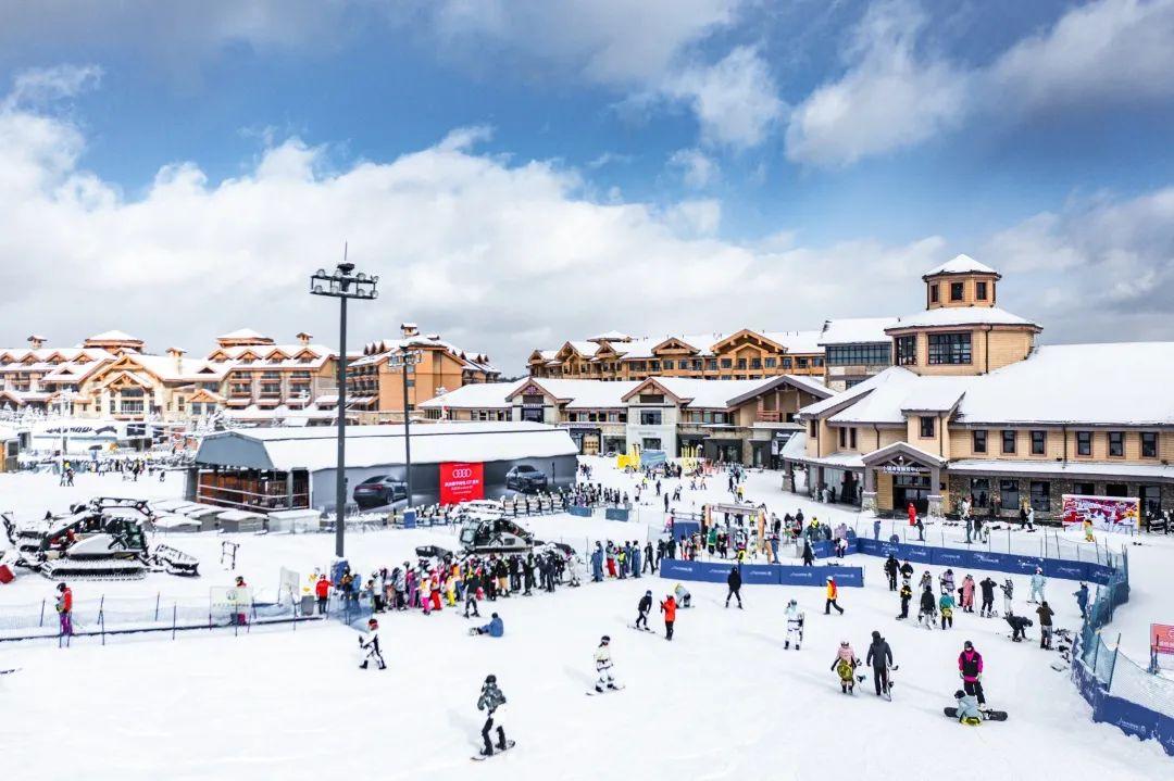 长白山万达国际度假区滑雪场长白山万达国际度假区滑雪场，由世界排名第