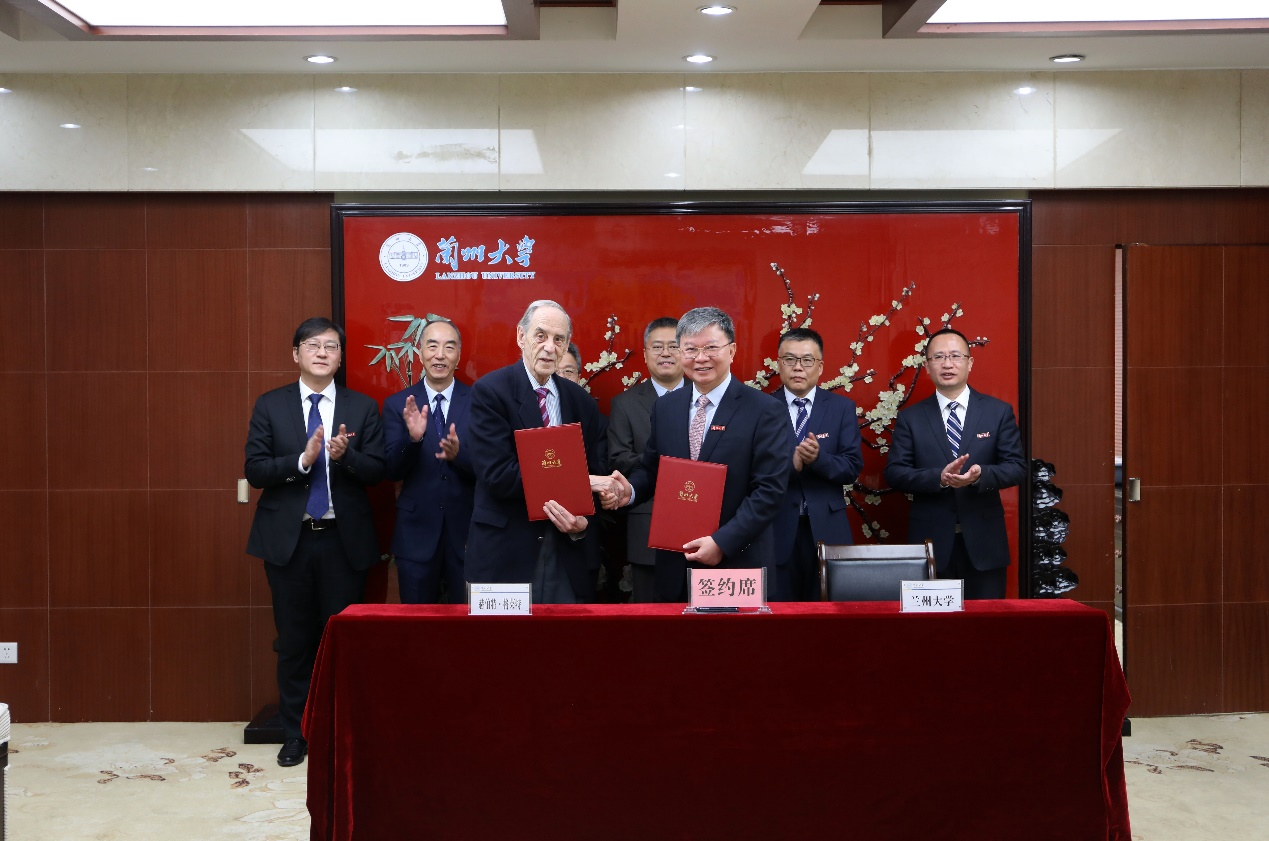 兰州大学举行赫伯特格莱特院士聘任仪式及博士学位授予仪式