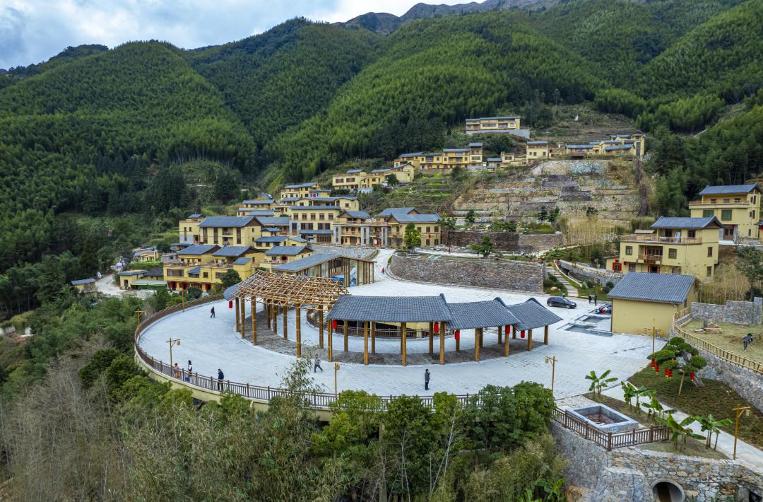 (三)马安竹海石根山风景旅游区位于信宜市朱砂镇.