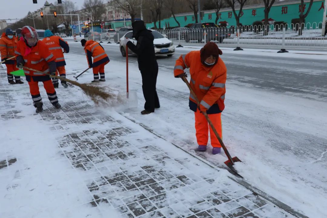 环卫清雪图片