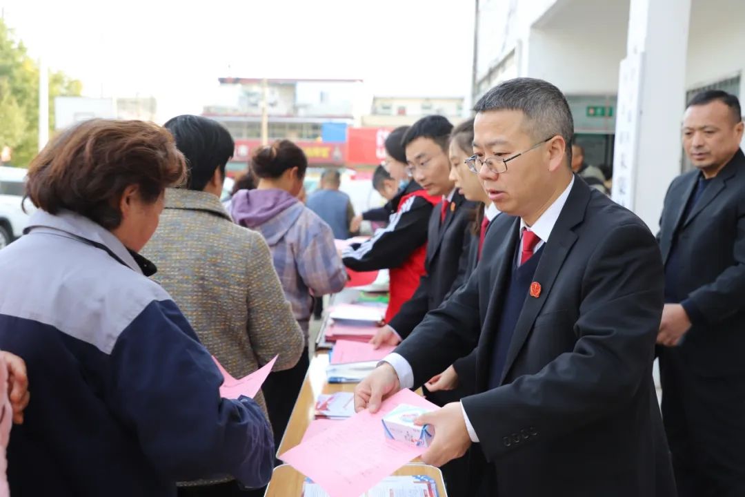 基層動態普法面對面平安共守護謝家集區法院開展平安建設普法宣傳系列