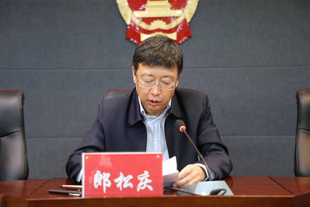 会上,旗委常委,组织部部长李春光宣布任职决定,任命康建军同志为