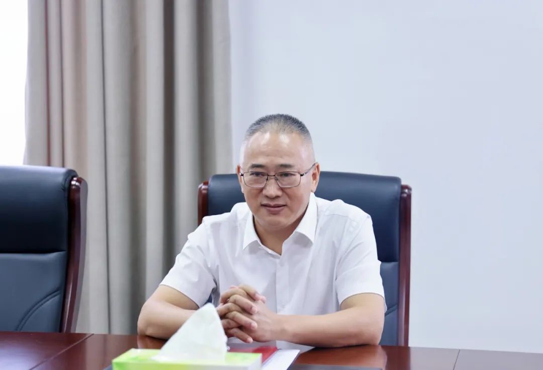 看61法丨秀山县人大常委会主任周传明依法平等保护民营企业合法权益