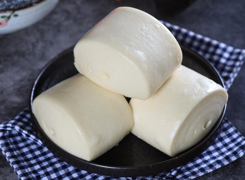 宁陵杠子馍的工艺并不复杂,但少不了力气和技巧.