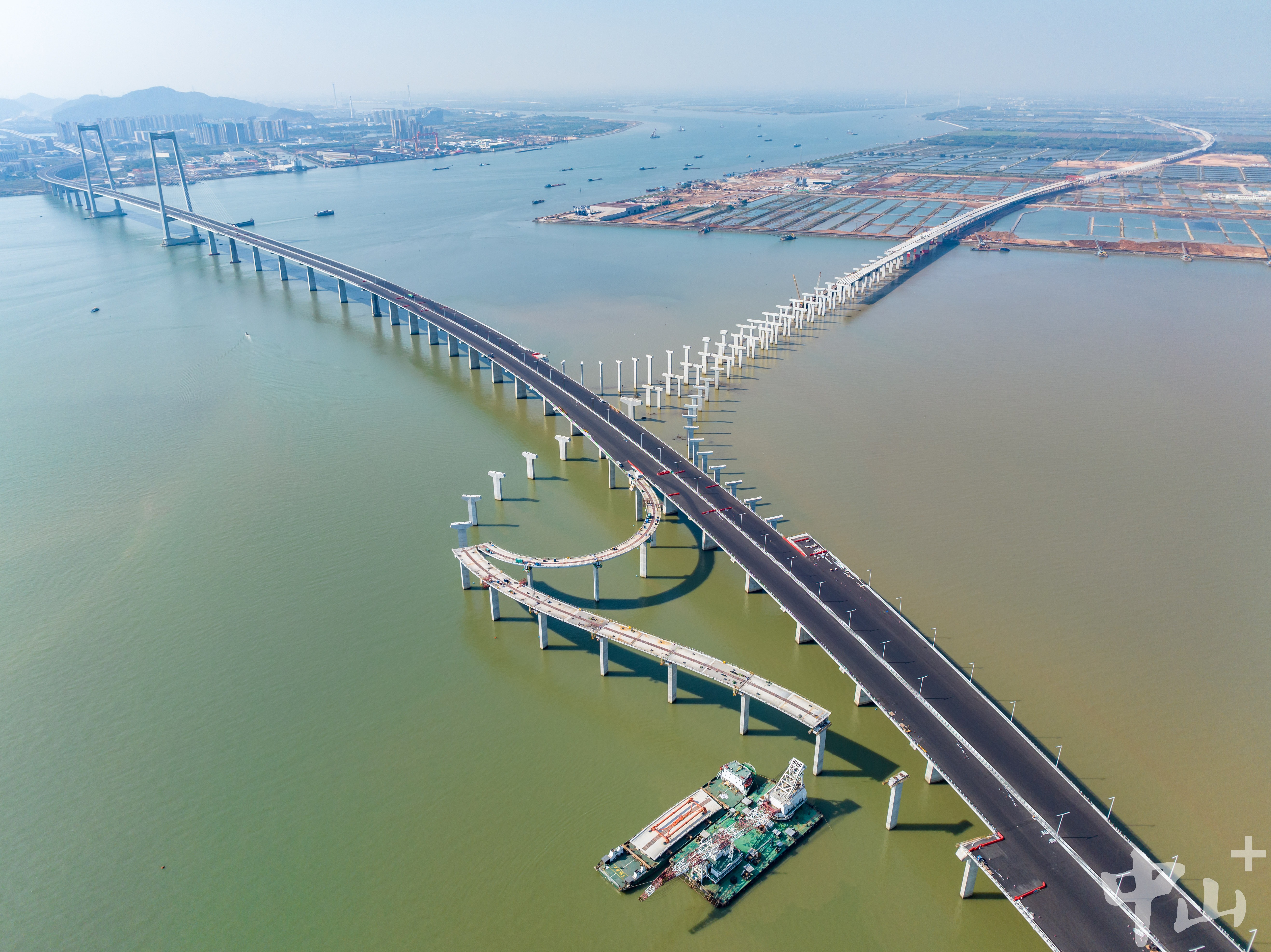 深中通道主线贯通,一组图带你走进超级工程