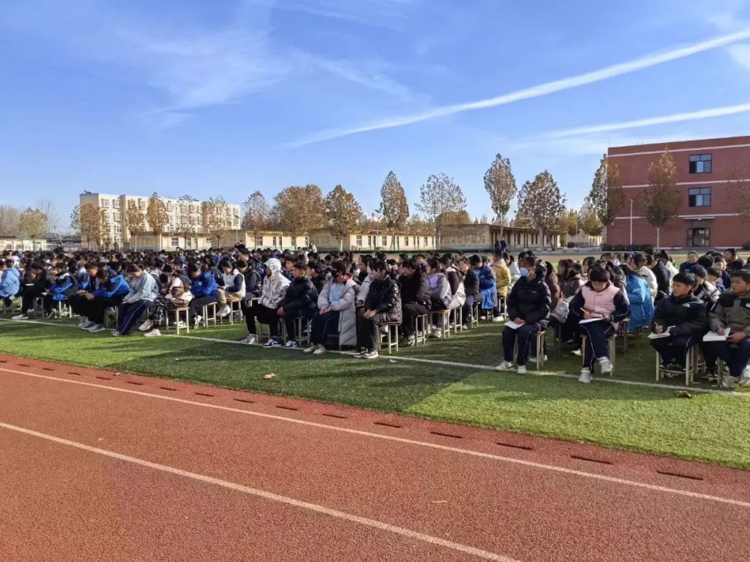 乐平铺镇中学举办法治报告会