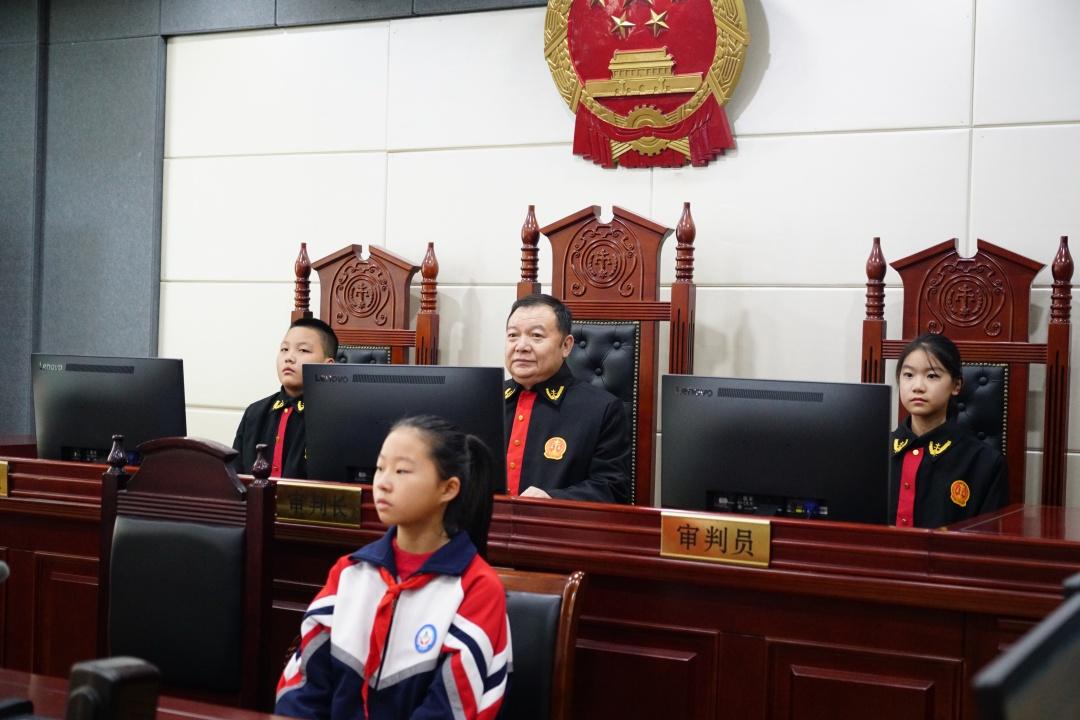 【与法同行】防诈从娃娃抓起,少年模拟法庭开庭啦!