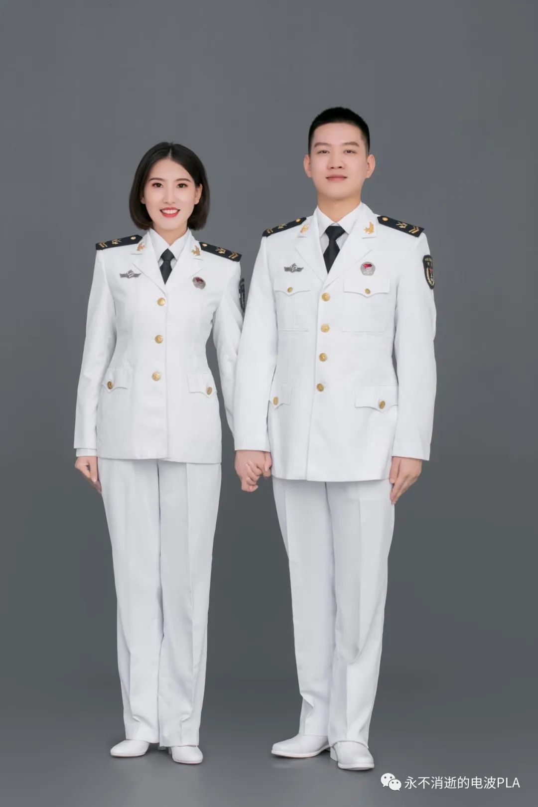 "军旅奇缘"令人羡慕:海军夫妻同年入伍,一起退役!